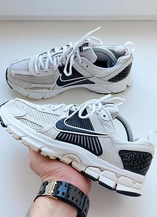 Женские кроссовки nike zoom vomero 5