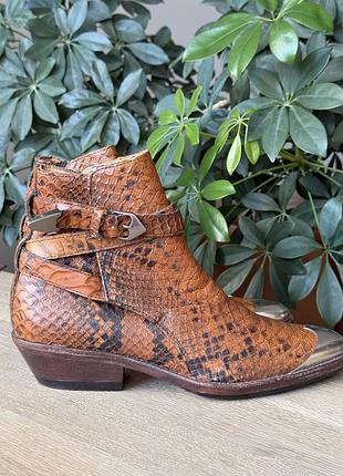 Козаки від  isabel marant