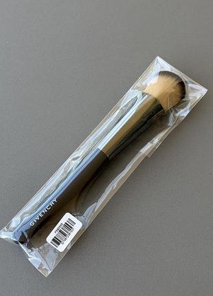 Брендовий пензлик givenchy для тонального засобу
