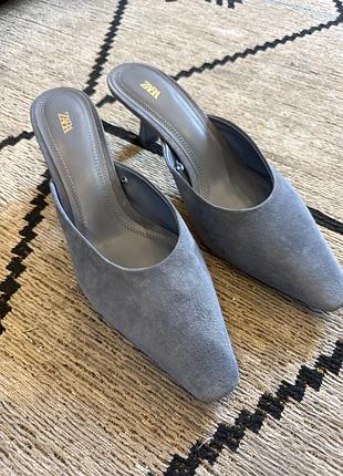 Мюлі жіночі zara сірі замшеві
