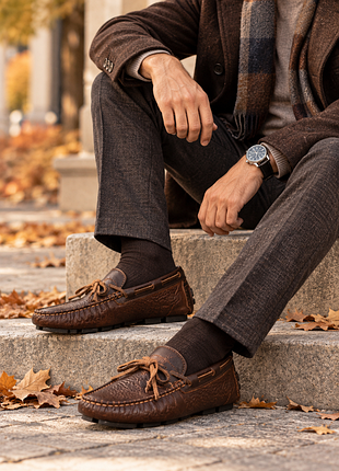 Мужские мокасины в стиле driving loafers (лоферы для вождения).