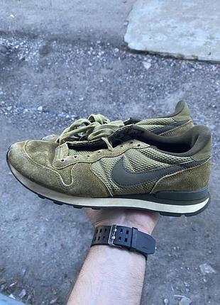 Жіночі вінтажні міські кросівки nike internationalist в оливковому забарвленні ("medium olive" / "khaki