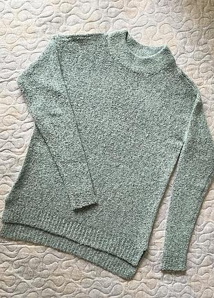 Светр жіночий букле
