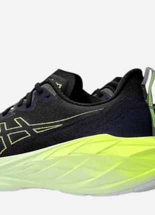 Кросівки оригінальні asics novablast р.46-46,5 30см, стан, як нові
