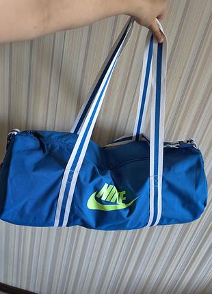 Крутая спортивная сумка nike, оригинал.