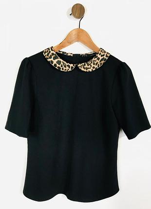 Жіноча блузка zara з коротким рукавом та леопардовим коміром, чорна