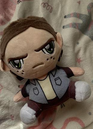Мʼяка іграшка еллі з the last of us