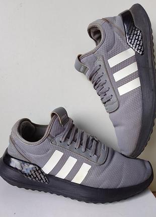 Кросівки adidas 43.5 розмір