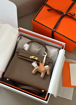 Сумка для жінок hermes kelly 25 см чорна, бордова, зелена. шкіряна з ремешком на плече.