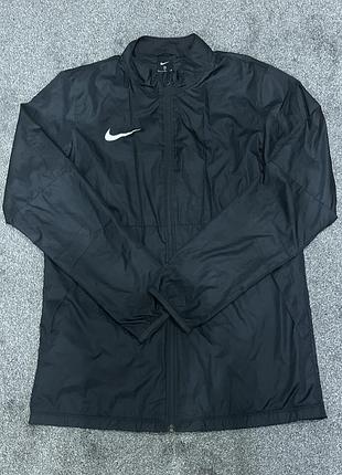 Чорна вітровка nike