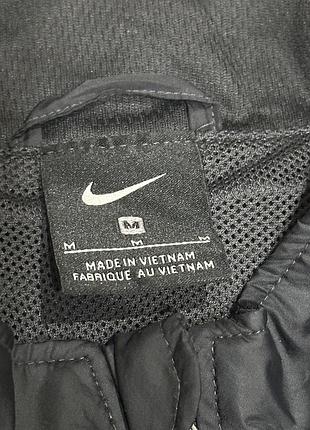 Чорна вітровка nike 2