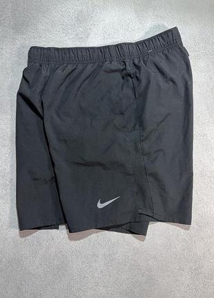 Спортивні шорти nike для залу