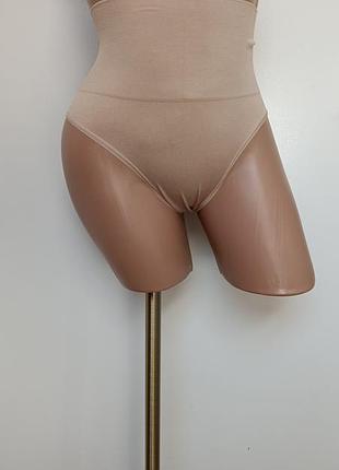 Бежевые эластичные трусики marks and spencer.