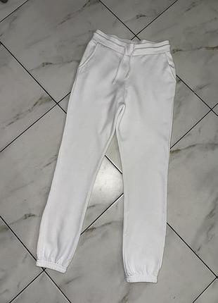 Женские котоновые белые спортивные штаны джоггеры с начесом fbsister xs-s (36)