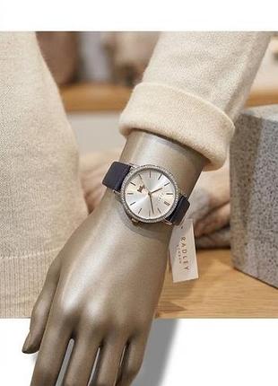 Годинник кварц radley .swarowski
 привезено з австрії.
 оплата на карту новий .бірки