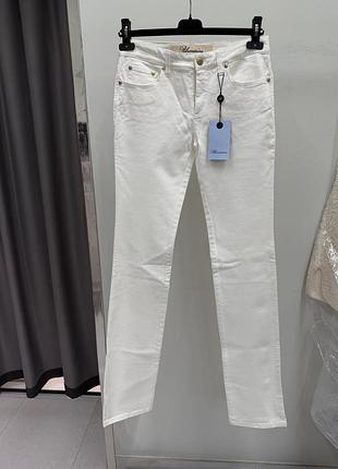 Розкішні білі джинси blumarine