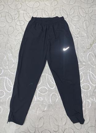 Чоловічі спортивні штани nike dri-fit challenger woven running pants. original