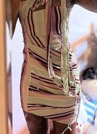Коротка жіноча сукня prettylittlething з відкритими плечима, в смужку, різнокольорова, розмір xs-s