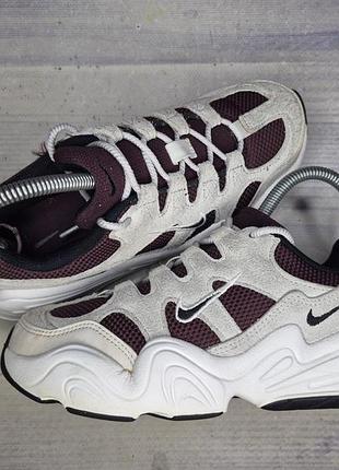 Кроссовки nike tech hera
