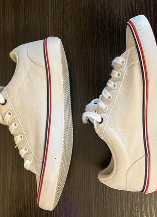 Кеди lacoste оригінал , розмір 37 5