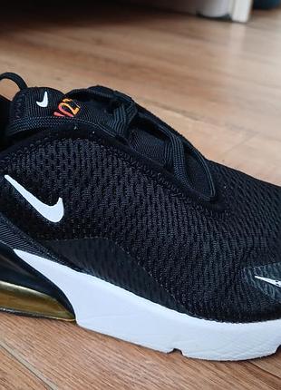 Кроссовки nike air 270, оригинал. легкие, удобные, дышащие. в отличном состоянии, дефектов нет. размер 32 по стельке 21 см