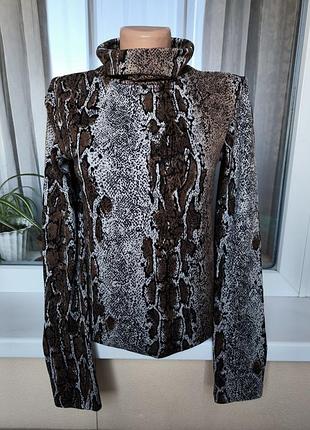 Гольф змеиный принт. водолазка zara. стильный лонг змеиный принт.