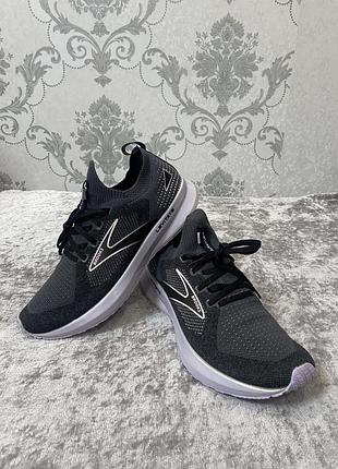 Кросівки brooks