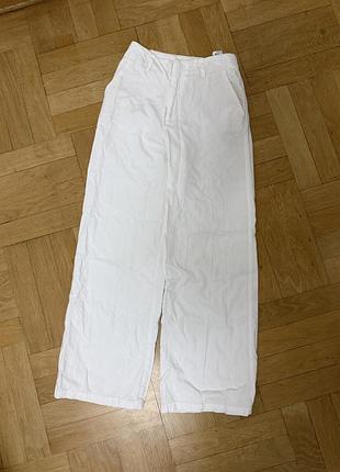 Білі брюки stradivarius xs