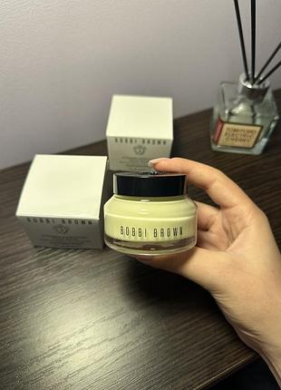 Bobbi brown база, 50 мл — легка база під макіяж, вирівнює шкіру та готує її до нанесення тонального засобу.