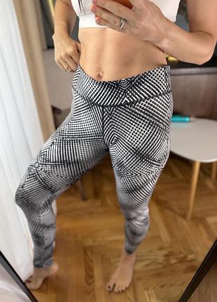 Чорно білі спортивні лосини adidas