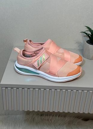 Кросівки adidas. стан ідеальний  •розмір 37 1/3(24 см за власними замірами)