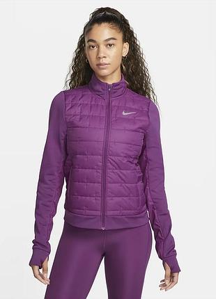 Жіноча куртка nike 💜 стильний фіолетовий колір, стьобана передня частина, зручні кишені та блискавка. нова, з біркою. пишіть у приватні повідомлення!