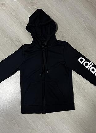 Спортивна худі-зіпка від легендарного бренду adidas у класичному чорному кольорі
