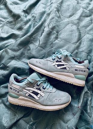 Кросівки asics