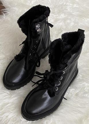 Кожаные зимние ботинки zara, черного цвета. внутри с мехом5 фото