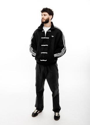 Куртка adidas, куртка адидас, спортивная куртка, ветровка, олимпийка, мужская, женская, унисекс черный с белыми вставками; размер