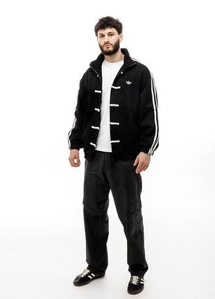 Куртка adidas, куртка адидас, спортивная куртка, ветровка, олимпийка, мужская, женская, унисекс черный с белыми вставками; размер l