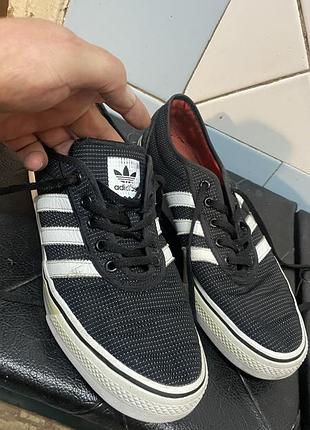 Кроссовки adidas 42 р