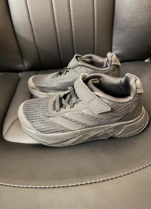 Кросівки унісекс adidas чорні, розмір 30.5