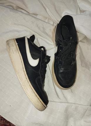Кроссовки кожаные nike 36 размер