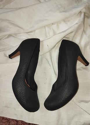 Туфли кожаные clarks 39 размер 7