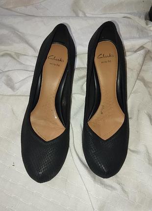 Туфли кожаные clarks 39 размер 9