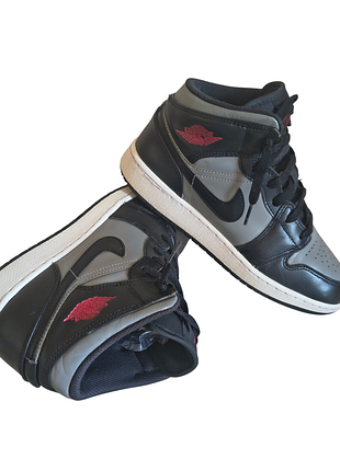 Оригінальні шкіряні кросівки nike air jordan 1 mid shadow red (gs) • розмір 39 (устілка 25 см)