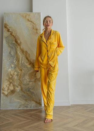 Жіноча велюрова піжама jeny qc brand жовта 20693, сорочка на ґудзиках і штани з кишенями