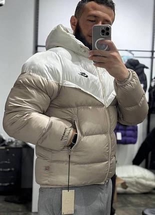 Білий з бежевим nike storm-fit