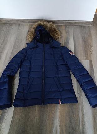 Женская зимняя куртка пуховик hilfiger denim (tommy hilfiger), размер l