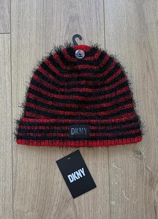 Шапка dkny red & black striped fuzzy knit beanie