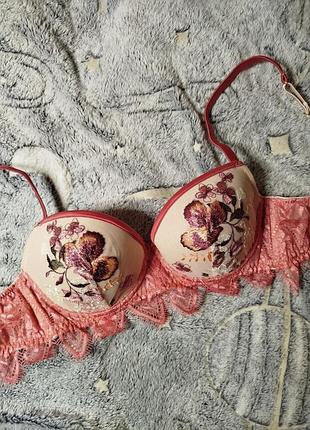 Кружевной бюстгальтер с вышивкой intimissimi sofia,75b