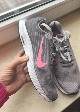 Оригинальные кроссовки nike