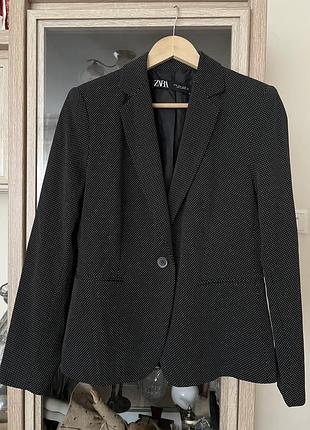 Жіночий класичний піджак zara